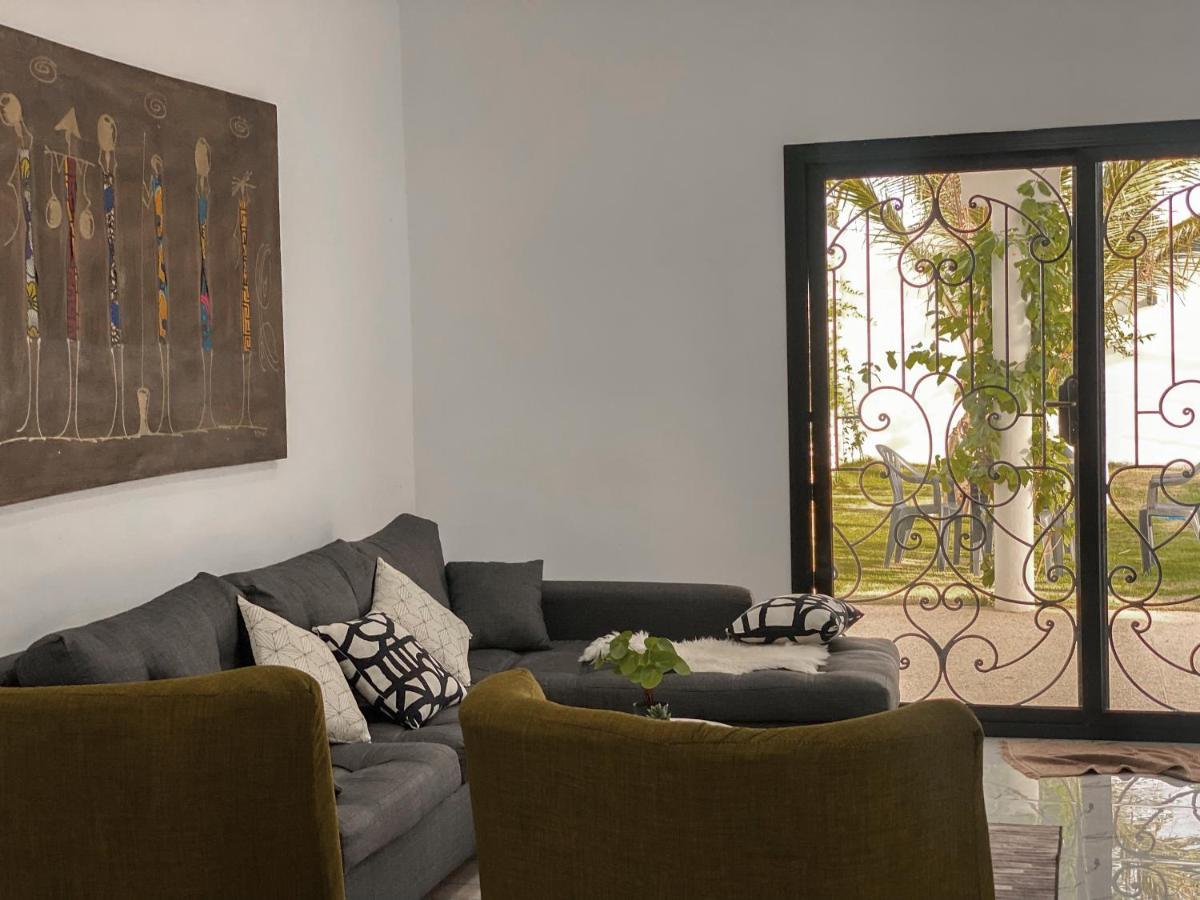 La Baraka, Extravagant Villa For 8 With Pool In Saly Gandigal Bagian luar foto